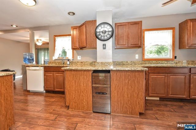 25-30 Morlot Avenue, Fair Lawn, NJ 07410
