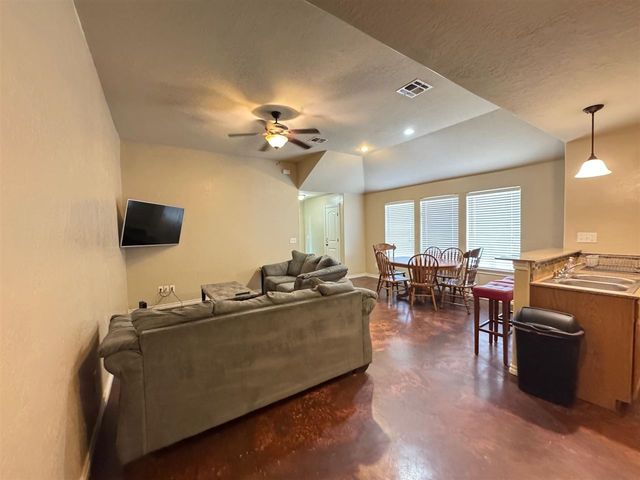 2505 SW C Ave, Lawton, OK 73505