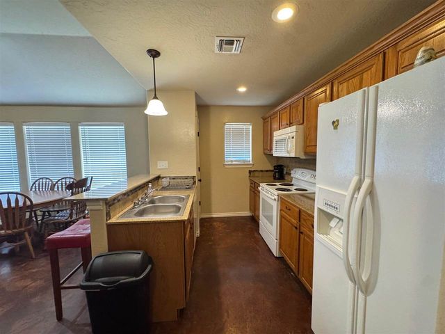 2505 SW C Ave, Lawton, OK 73505