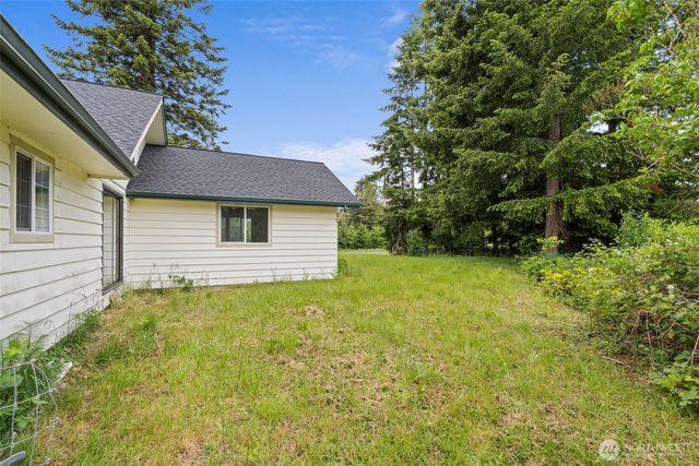 36 Lebam Road, Raymond, WA 98577