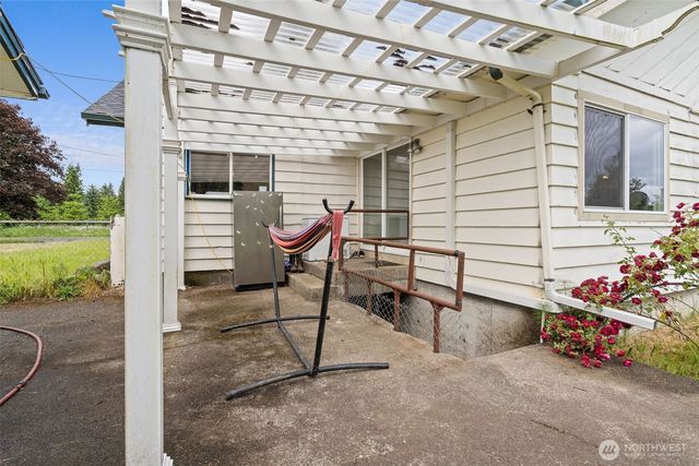 36 Lebam Road, Raymond, WA 98577
