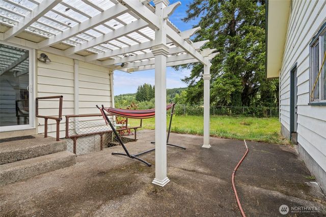 36 Lebam Road, Raymond, WA 98577