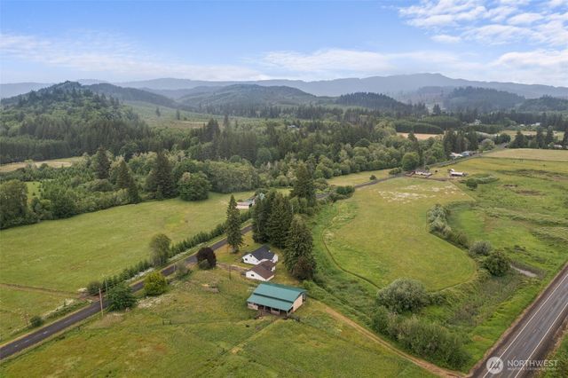 36 Lebam Road, Raymond, WA 98577