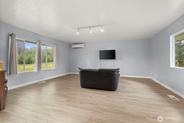 36 Lebam Road, Raymond, WA 98577