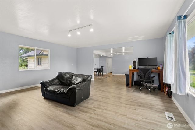 36 Lebam Road, Raymond, WA 98577