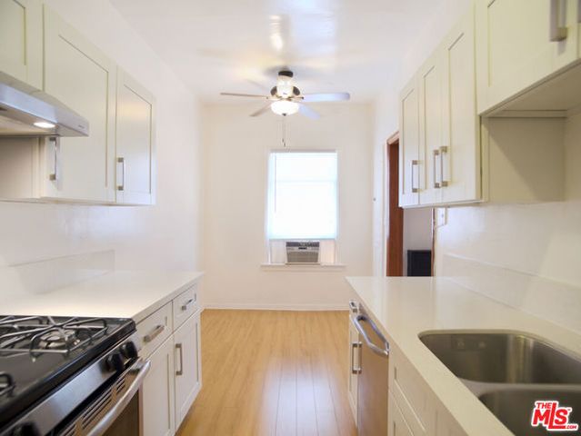 611 S Cloverdale Avenue 308, Los Angeles, CA 90036