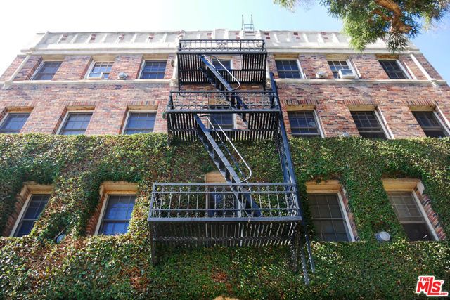 611 S Cloverdale Avenue 308, Los Angeles, CA 90036