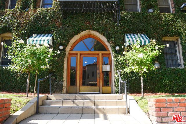 611 S Cloverdale Avenue 308, Los Angeles, CA 90036