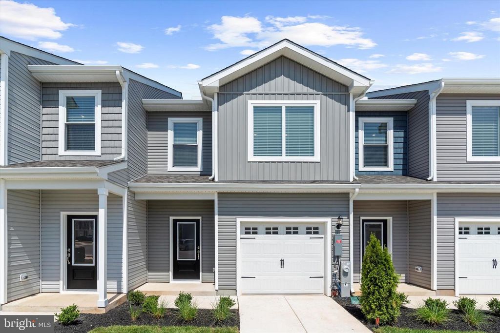 8145 BARTHOLOMEW CT, Baltimore, MD 21206