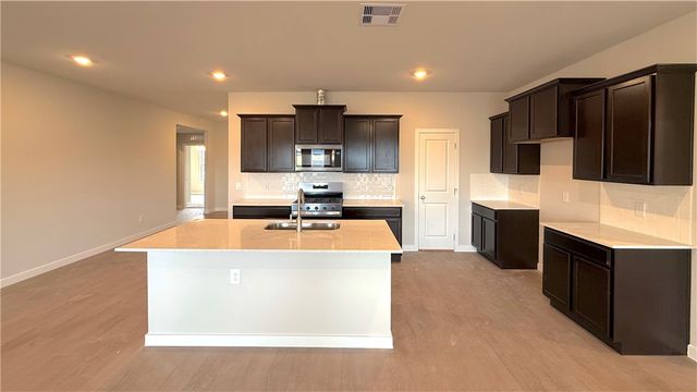 1441 Irigoyen St, Corpus Christi, TX 78415