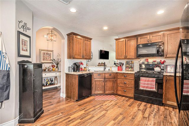 10502 Lauren Creek Drive, Baytown, TX 77523