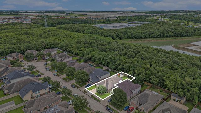 10502 Lauren Creek Drive, Baytown, TX 77523