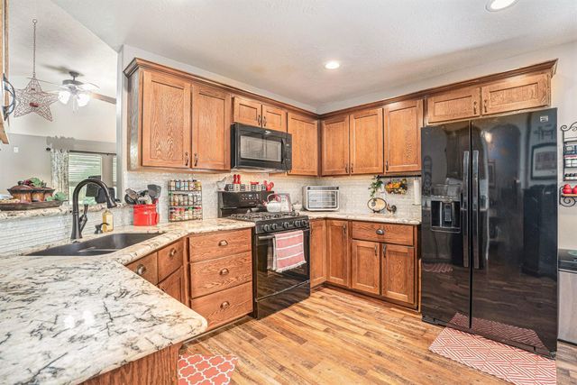 10502 Lauren Creek Drive, Baytown, TX 77523