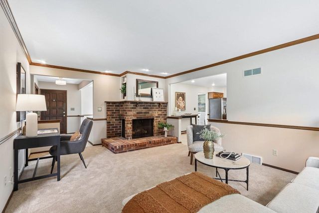 S72W16171 Edith COURT, Muskego, WI 53150