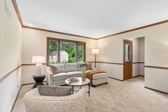 S72W16171 Edith COURT, Muskego, WI 53150