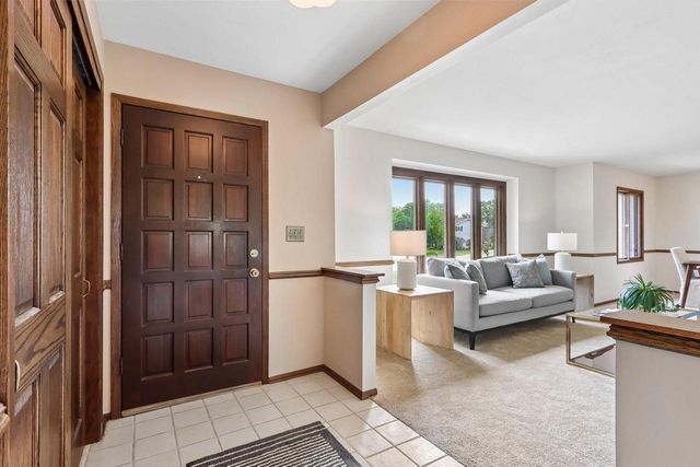 S72W16171 Edith COURT, Muskego, WI 53150