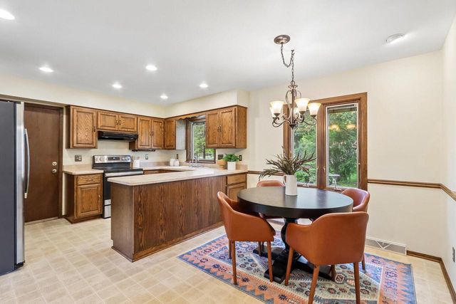 S72W16171 Edith COURT, Muskego, WI 53150