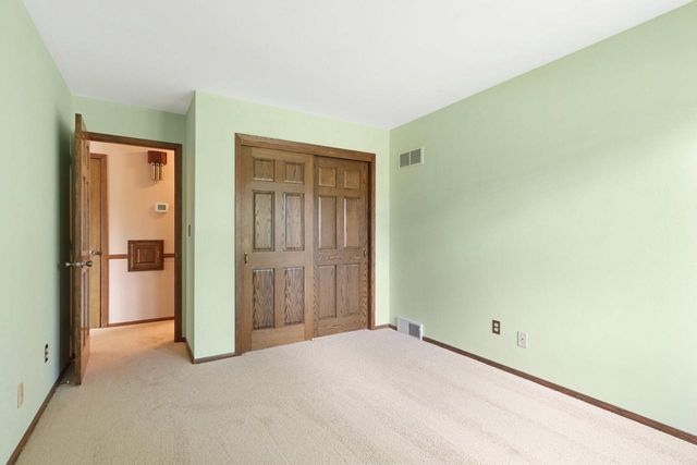 S72W16171 Edith COURT, Muskego, WI 53150