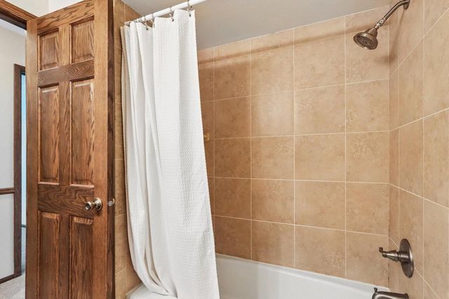 S72W16171 Edith COURT, Muskego, WI 53150