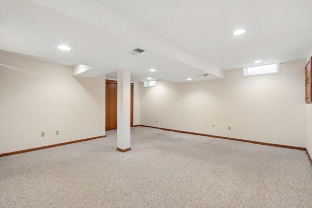 S72W16171 Edith COURT, Muskego, WI 53150