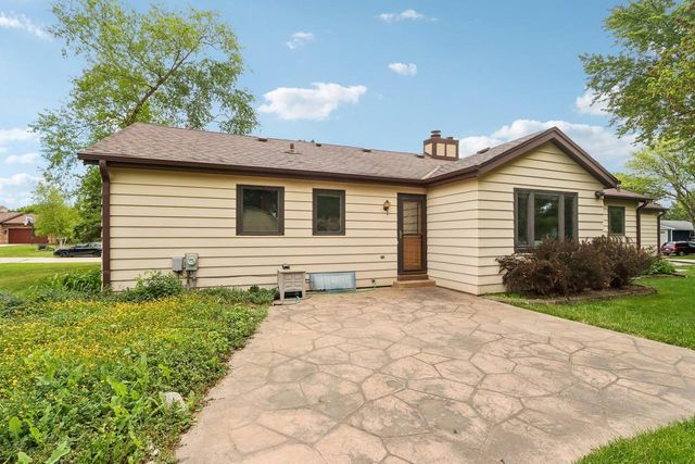 S72W16171 Edith COURT, Muskego, WI 53150