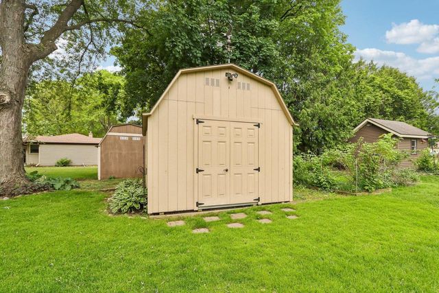 S72W16171 Edith COURT, Muskego, WI 53150