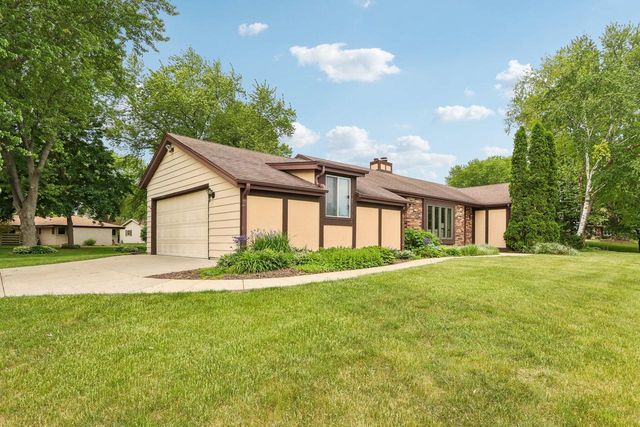 S72W16171 Edith COURT, Muskego, WI 53150