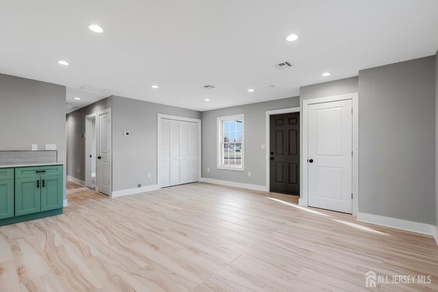 20 Louis Avenue, Middlesex, NJ 08846