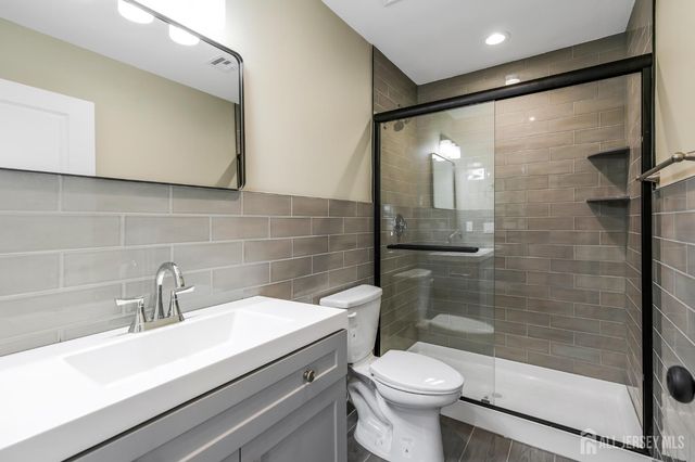 20 Louis Avenue, Middlesex, NJ 08846