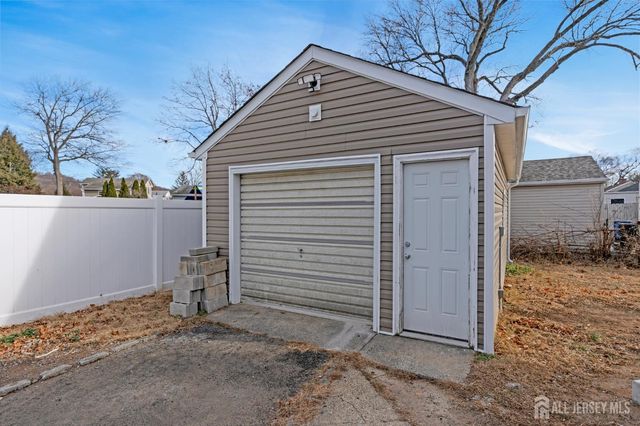 20 Louis Avenue, Middlesex, NJ 08846