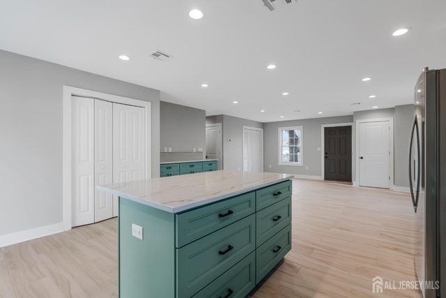 20 Louis Avenue, Middlesex, NJ 08846