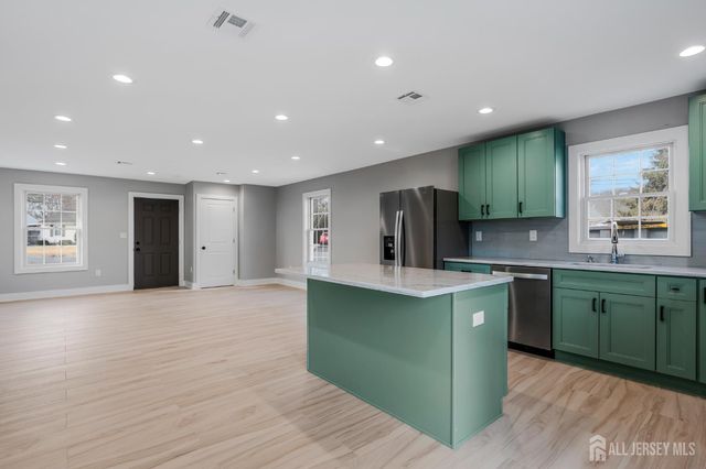 20 Louis Avenue, Middlesex, NJ 08846