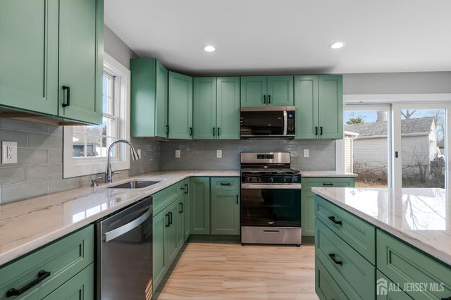 20 Louis Avenue, Middlesex, NJ 08846