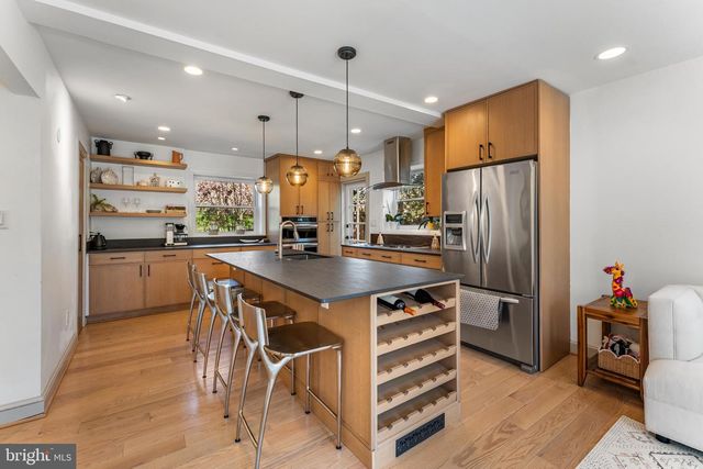 2820 ELLICOTT ST NW, Washington, DC 20008