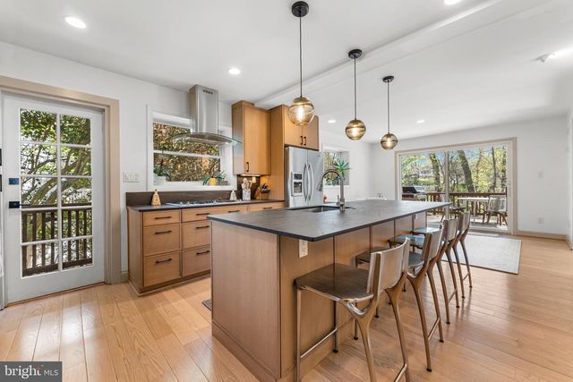 2820 ELLICOTT ST NW, Washington, DC 20008
