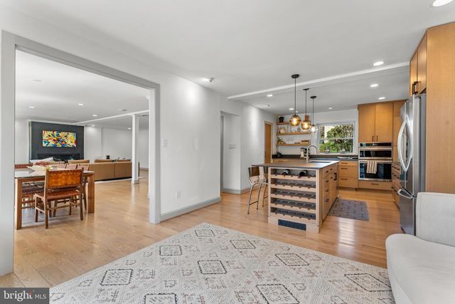 2820 ELLICOTT ST NW, Washington, DC 20008