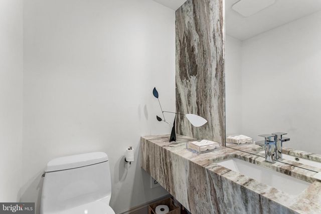 2820 ELLICOTT ST NW, Washington, DC 20008