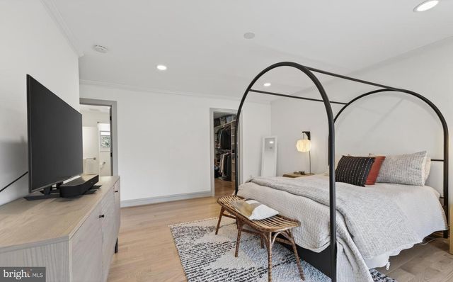 2820 ELLICOTT ST NW, Washington, DC 20008