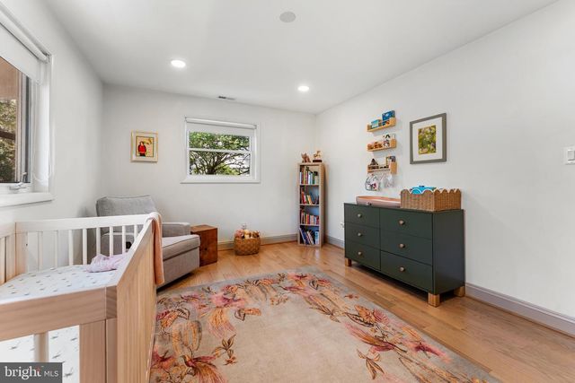 2820 ELLICOTT ST NW, Washington, DC 20008