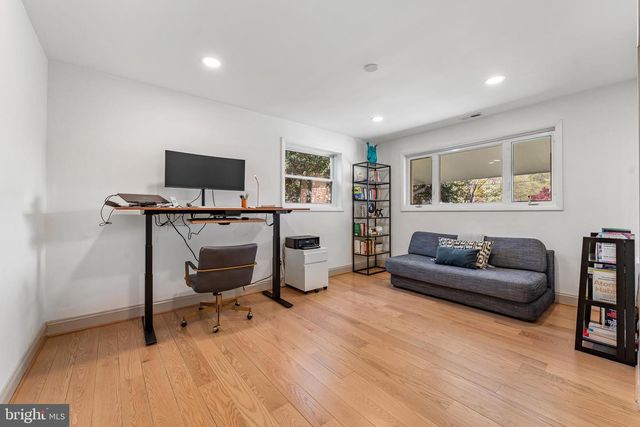 2820 ELLICOTT ST NW, Washington, DC 20008