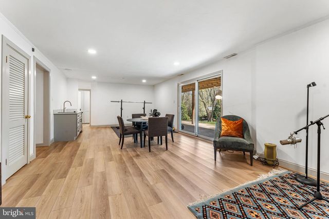 2820 ELLICOTT ST NW, Washington, DC 20008