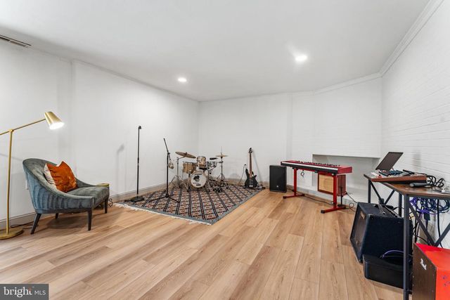 2820 ELLICOTT ST NW, Washington, DC 20008