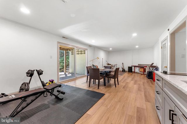 2820 ELLICOTT ST NW, Washington, DC 20008