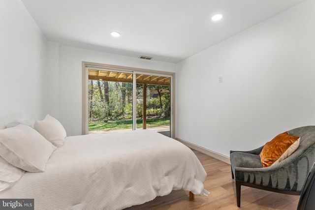 2820 ELLICOTT ST NW, Washington, DC 20008