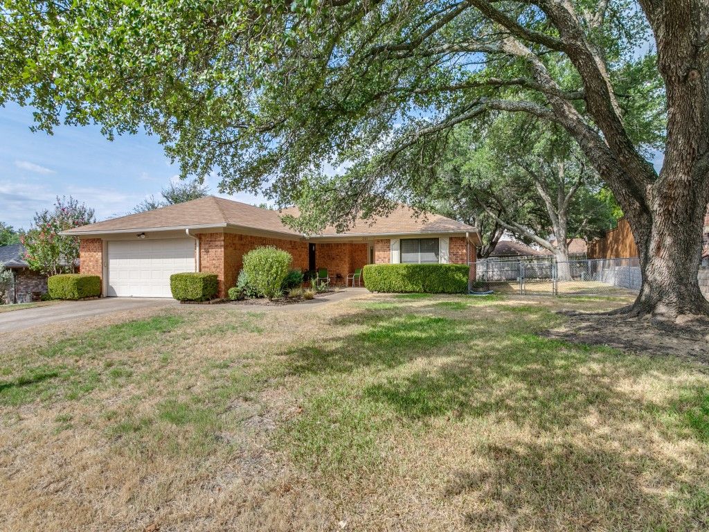221 Meadowhill Drive, Benbrook, TX 76126 — exterior