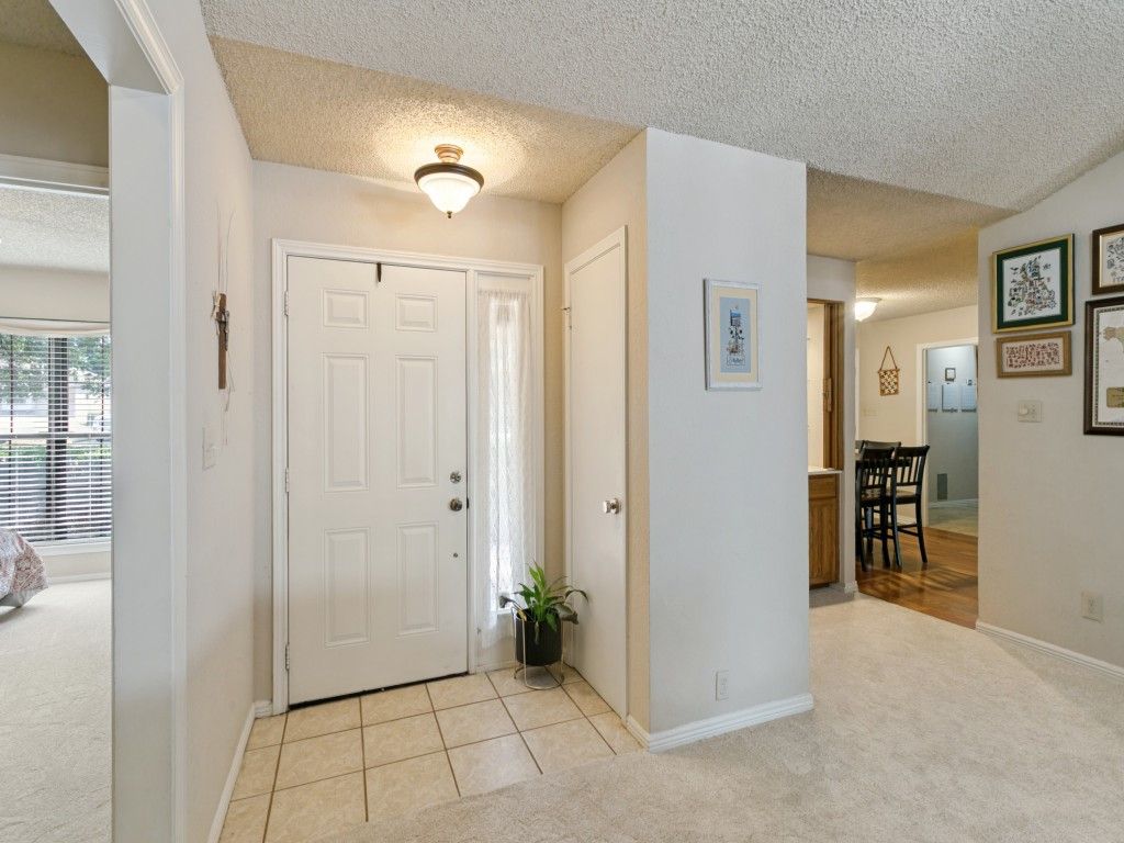 221 Meadowhill Drive, Benbrook, TX 76126 — photo 4