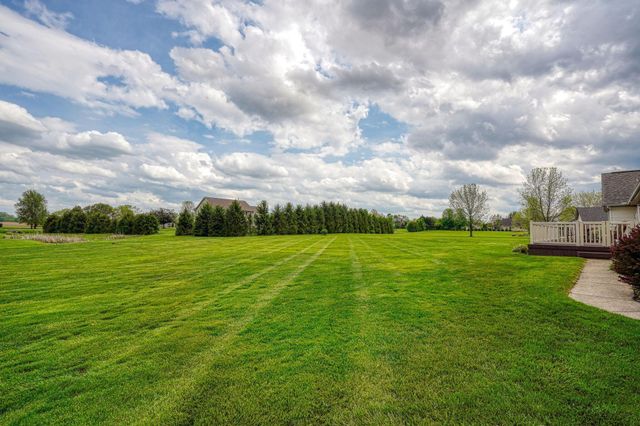 4656 Meadowgrove Drive NW, Carroll, OH 43112