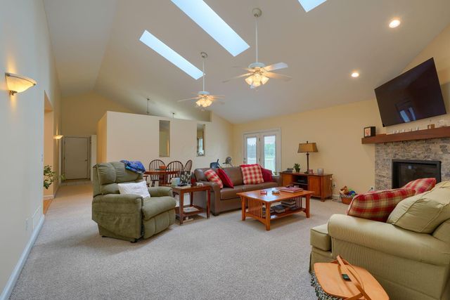 4656 Meadowgrove Drive NW, Carroll, OH 43112