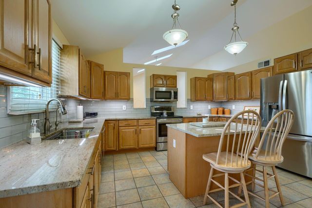 4656 Meadowgrove Drive NW, Carroll, OH 43112