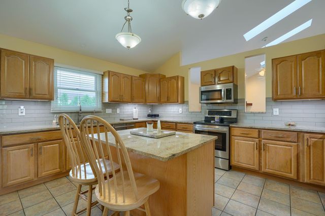 4656 Meadowgrove Drive NW, Carroll, OH 43112